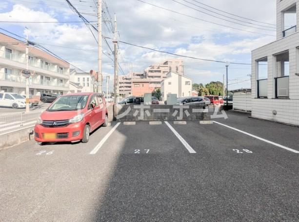 ハイツ南の駐車場