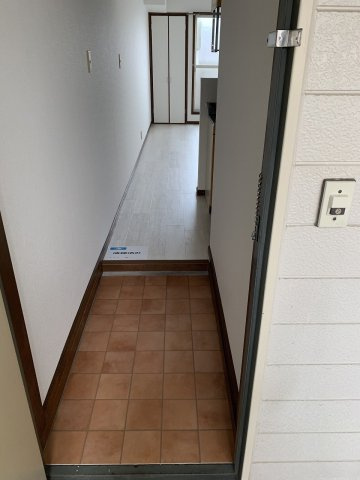ストークハイツ北桜塚の玄関