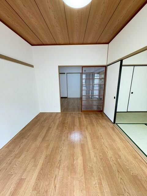 山口ビルの内装