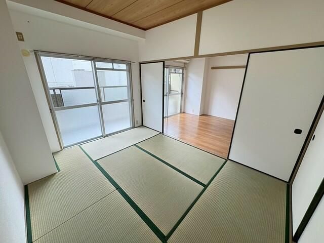 山口ビルの内装