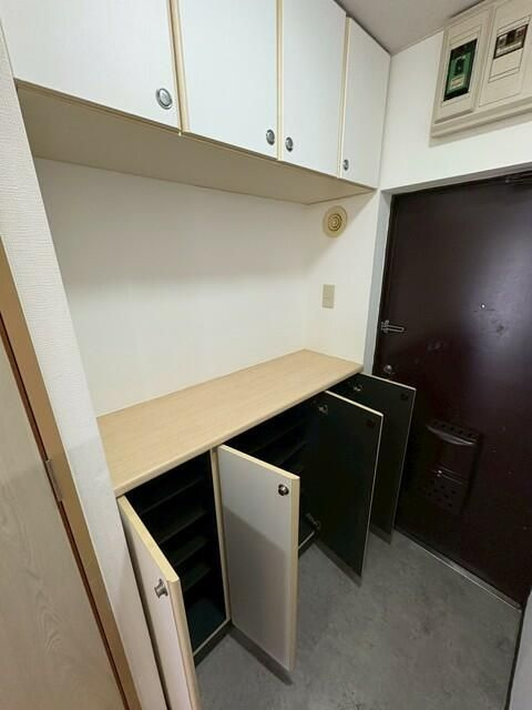 山口ビルの玄関
