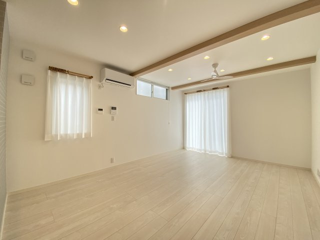 中城村伊集（全2棟）1号棟の居間・リビング|※同施工会社写真です　リビングエアコン標準装備♪