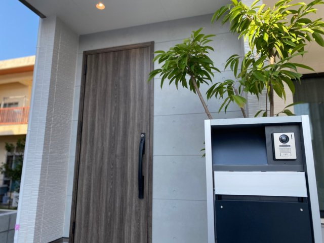 中城村伊集（全2棟）1号棟の玄関|※同施工会社写真です