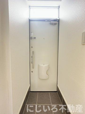 ヴレクールBの玄関