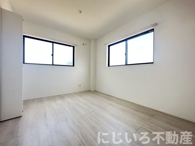 ヴレクールBの居間・リビング