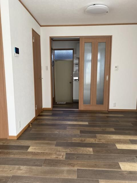 上十条ロイヤルハイツの玄関