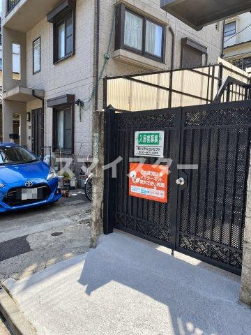 北区上十条５丁目の賃貸マンションのエントランス