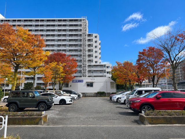 宇喜田ホームズの駐車場|愛車を身近に停められる、暮らしに便利な敷地内駐車場。
