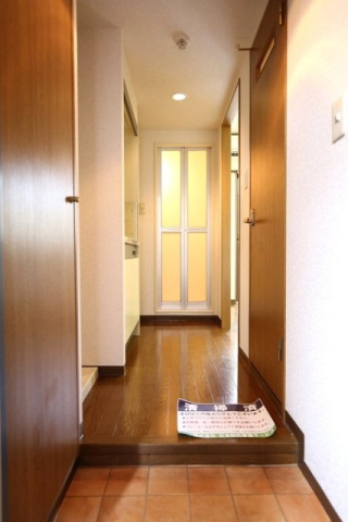 中野区本町２丁目の賃貸マンションの玄関
