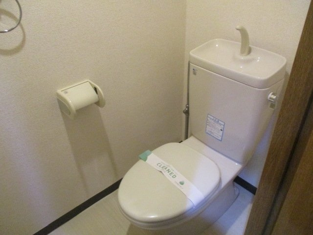 中野区本町２丁目の賃貸マンションのトイレ