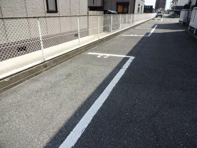 シャトルSK　B棟の駐車場