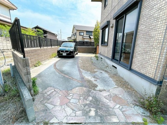 戸建 姫路市大津区勘兵衛町２丁目の駐車場
