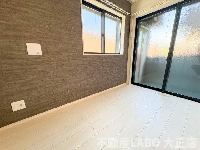大阪市此花区酉島２丁目のハイツの洋室