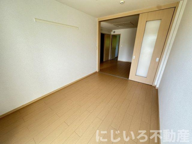 カリーナガーデンの居間・リビング
