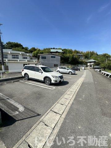 カリーナガーデンの駐車場