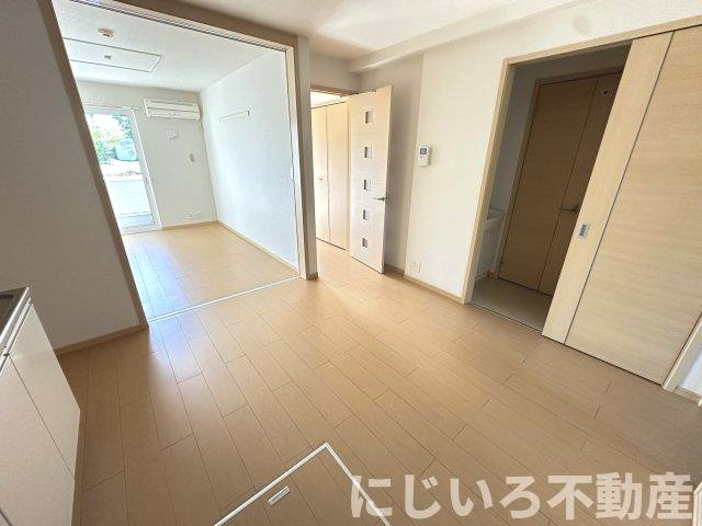 カリーナガーデンの居間・リビング