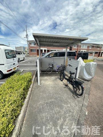 アンジェリカDの駐車場