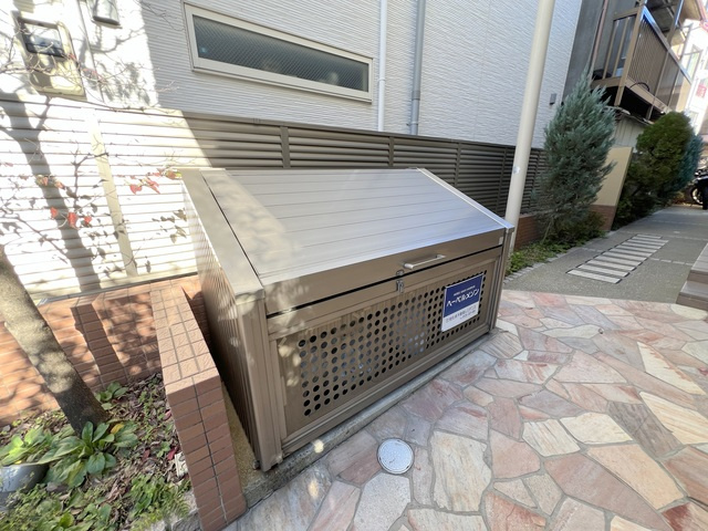 ＡＺＵＲＥ三宿のその他|★敷地内ゴミストッカー★