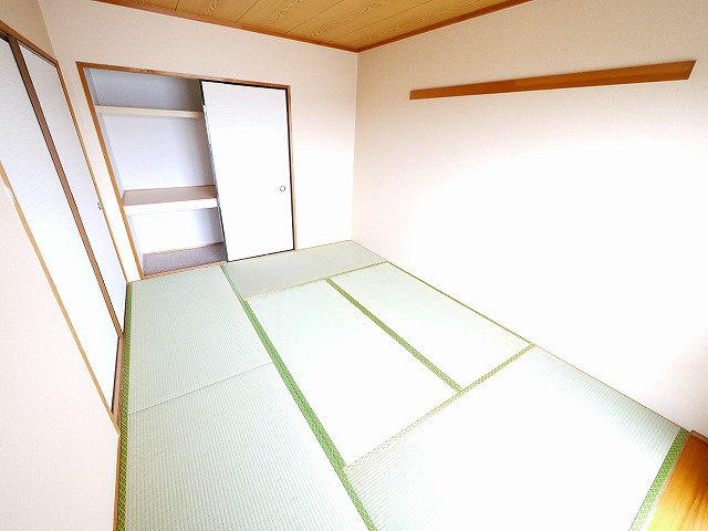 グランシャリオ（大安寺）の和室|フローリングだけでなく、和室もあります