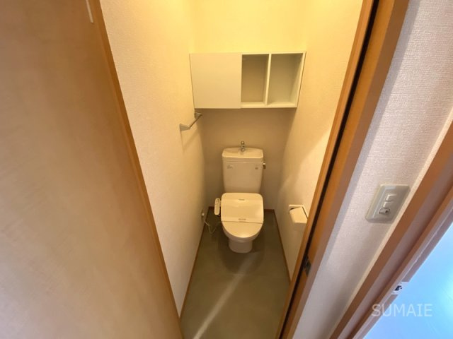 OAK HOUSEのトイレ|収納棚付きトイレ☆彡
