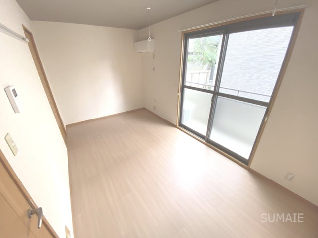 OAK HOUSEの洋室|明るい洋室です☆彡