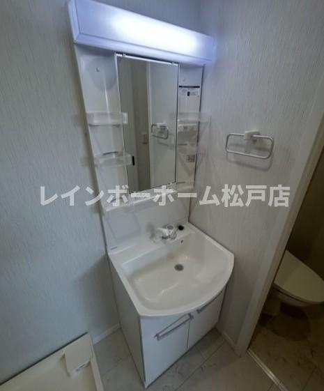 特典：仲介手数料が無料です!!の洗面所|コンパクトで使いやすい洗面所
