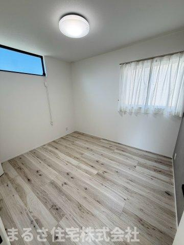 恒久2丁目　新築戸建ての洋室