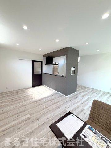 恒久2丁目　新築戸建ての居間・リビング