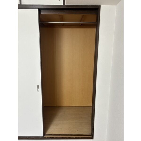 メゾンノール加島の収納