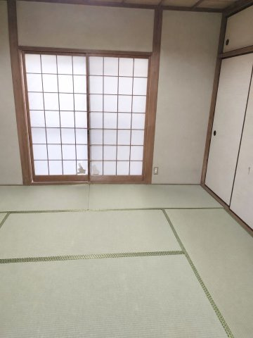 長崎県雲仙市小浜町雲仙 中古戸建の和室|和室（※AIによる画像加工を施しています）