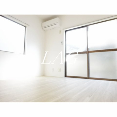 【居間・リビング】 | メゾンオガワ | 洋室のお部屋です。
