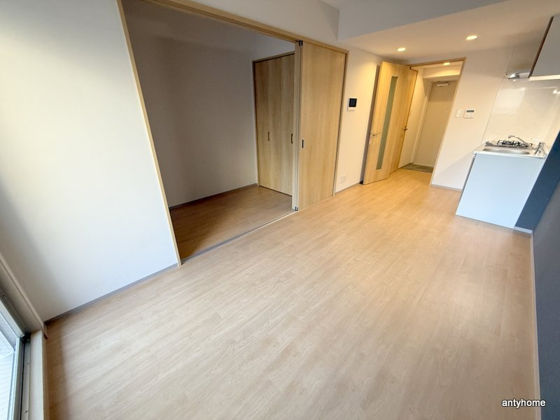 ArtizA瓦屋町Ⅱ　仲介手数料無料の居間・リビング