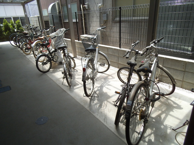 リブリ・桜レジデンスのその他共用部分|自転車はこちらに！