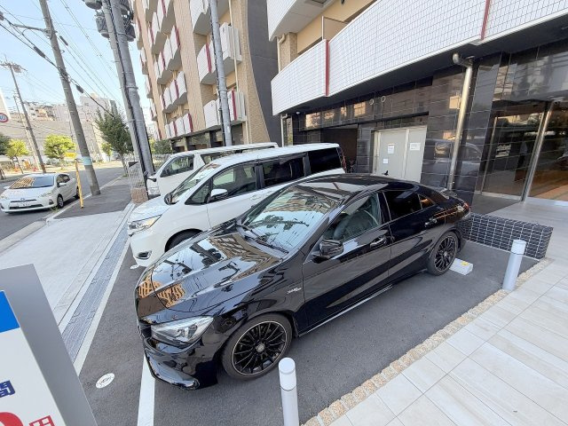 セレニテ新大阪エクラの駐車場