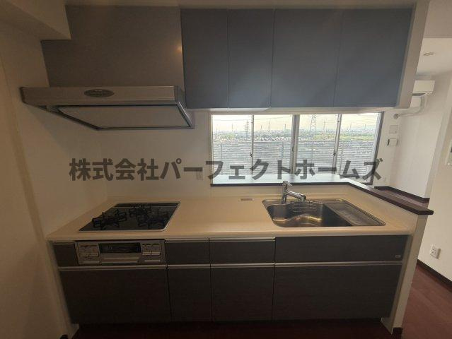 ファインフラッツ牧野駅前イーストプラザのキッチン|お料理しやすいキッチンです