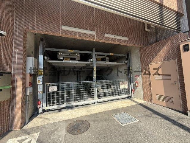 ファインフラッツ牧野駅前イーストプラザの駐車場|駐車場に車を止められます