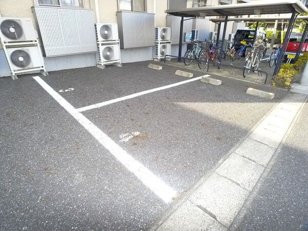 プリマヴェーラの駐車場