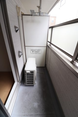 Neo Court 藤のバルコニー