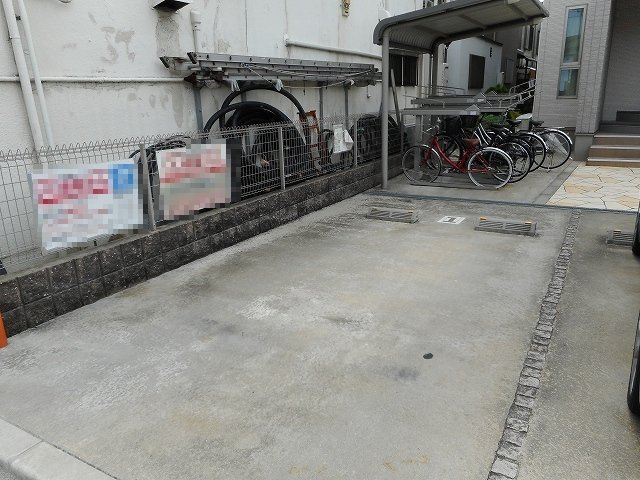 Neo Court 藤の駐車場