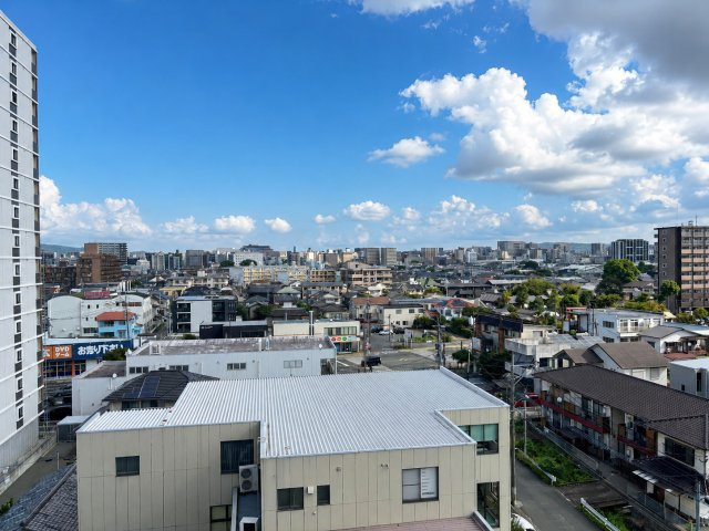 チュリス南熊本　南向き｜91㎡超のゆとりある5DKの展望|周辺の街並みを一望。開放感のある住環境をご確認いただけます。