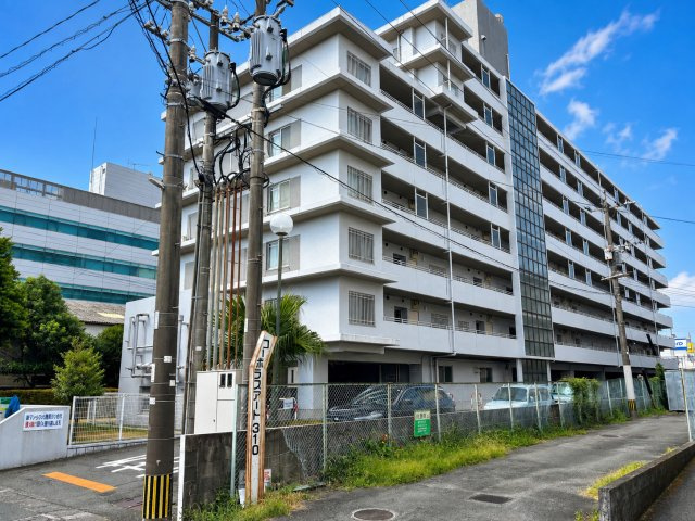 チュリス南熊本　南向き｜91㎡超のゆとりある5DKの外観|チュリス南熊本。鉄筋コンクリート造8階建のマンションです。