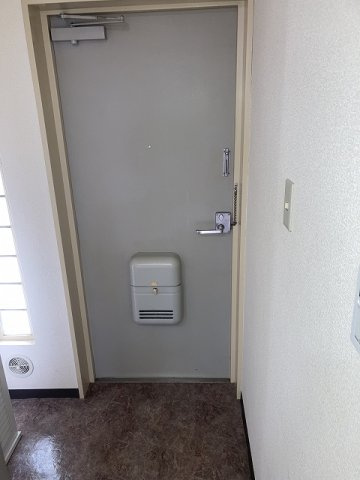 リベール上野の玄関
