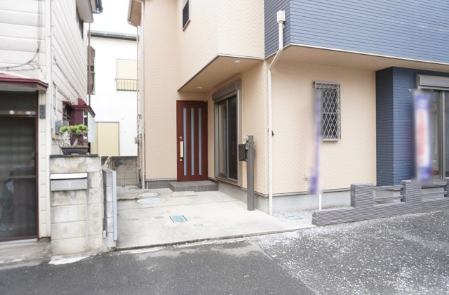 越谷市大字南荻島 中古戸建の駐車場