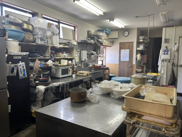 岩出市川尻　売店舗の内装