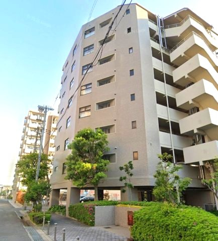 ファミール本山の外観|通勤にも外出にもアクセス良好。家族でおでかけすることも増えそうですね。
