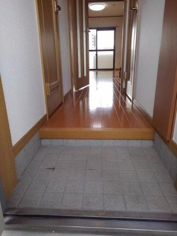 サンヒルズの玄関