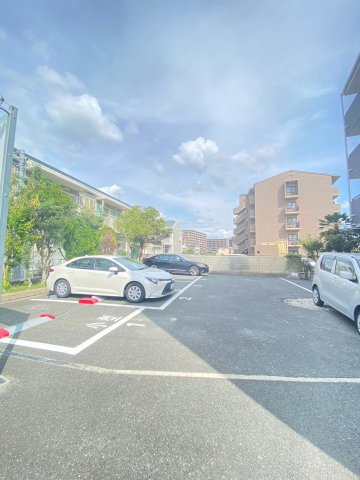 アネックス西村の駐車場