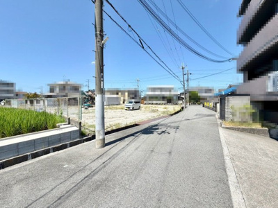 【前面道路含む現地写真】 | 菩提　売土地　全６区画 | 現況更地ですので、解体費用がかからないのが嬉しいですね♪