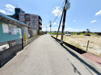 【前面道路含む現地写真】 | 菩提　売土地　全６区画 | 現況更地ですので、すぐにお家を建てられますね♪