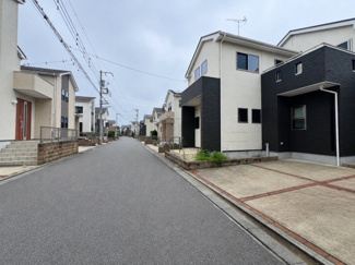 【前面道路含む現地写真】